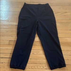 Lululemon adapted state high rise cropped jogger.